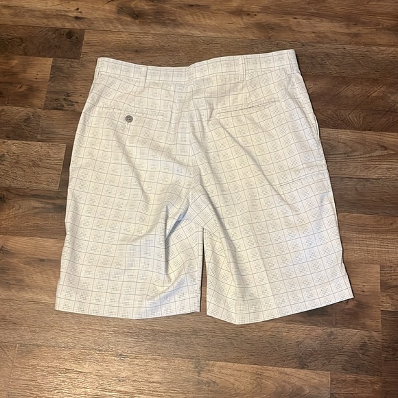 PGA Tour Shorts Waist Size 32 - Picture 3 of 4